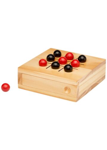 Strobus Wooden Tic-tac-toe Game