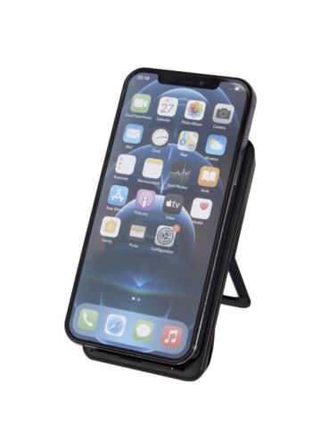 Loop 10w Recycled Plastic Wireless Charging Pad With Phone Stand